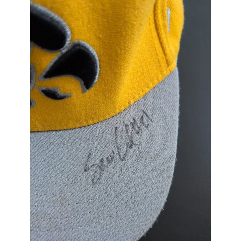 Iowa Hawkeyes Zephyr Z‎ Hats Flat Brim Flex Fit Hat Yellow Gray NCAA Kids OS